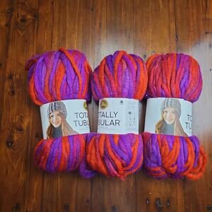 3 SKEINS LION‎ BRAND YARN TOTALLY TUBULAR